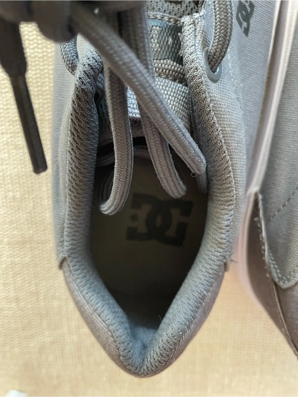 DC Hyde M Gray Canvas Skate Sneakers - Picture 12 of 13